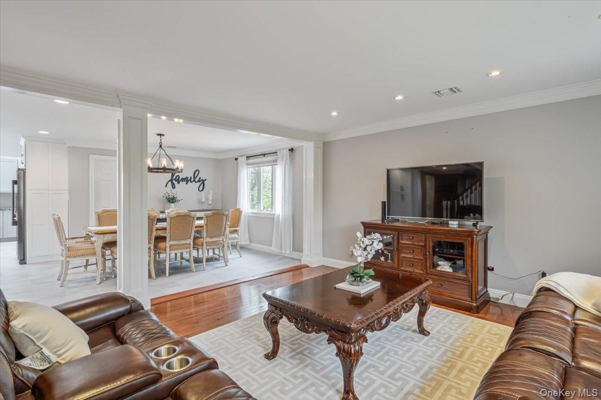 Chandelier, Dining room, Interior, Living room, Recessed Lighting, Wood Texture Flooring