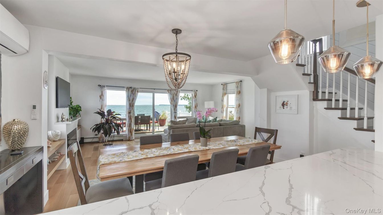 Chandelier, Dining room, Interior, Pendant Lights, Water, Wood Texture Flooring