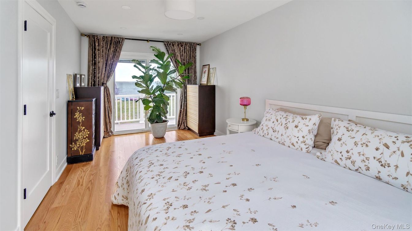 Bedroom, Interior, Water, Wood Texture Flooring