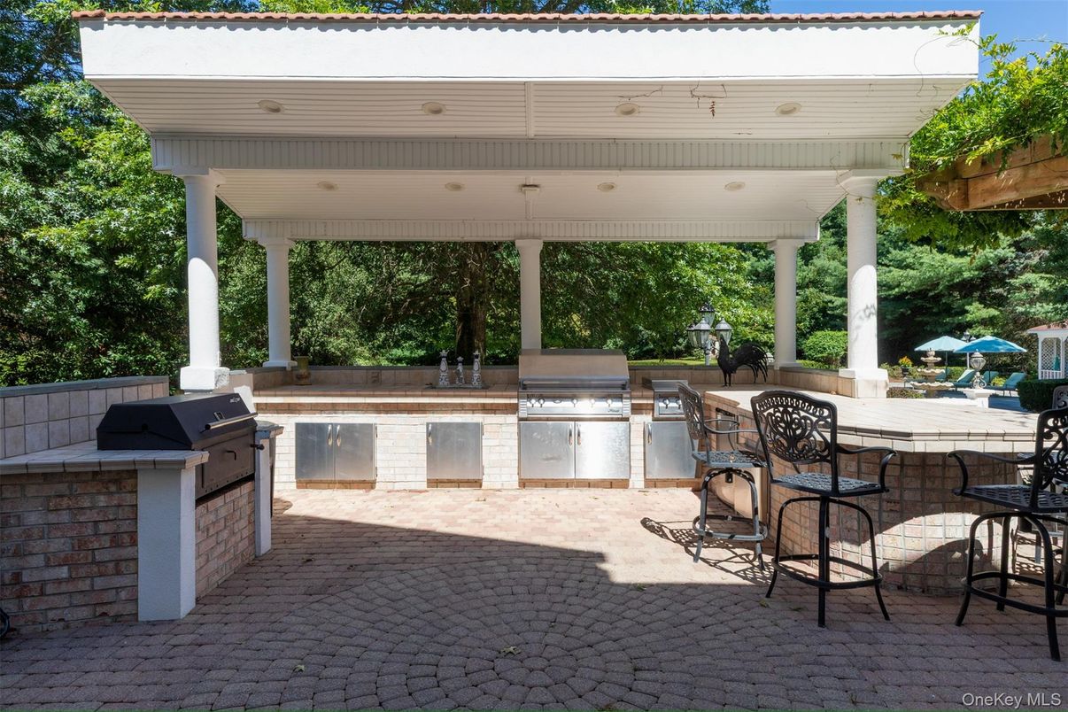 Exterior, Outdoor Kitchen