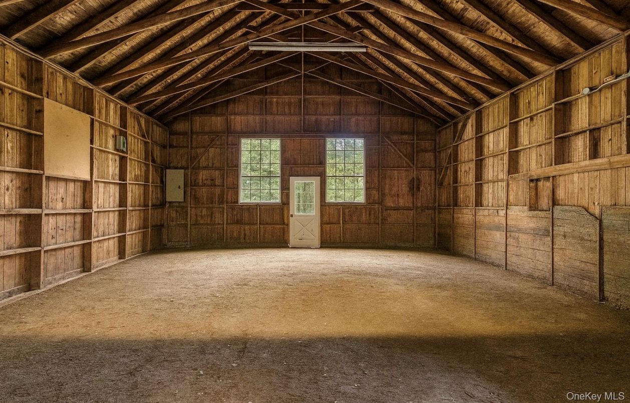 Empty room, Interior, Wooden Beams, Wooden Ceilings, Wooden Walls
