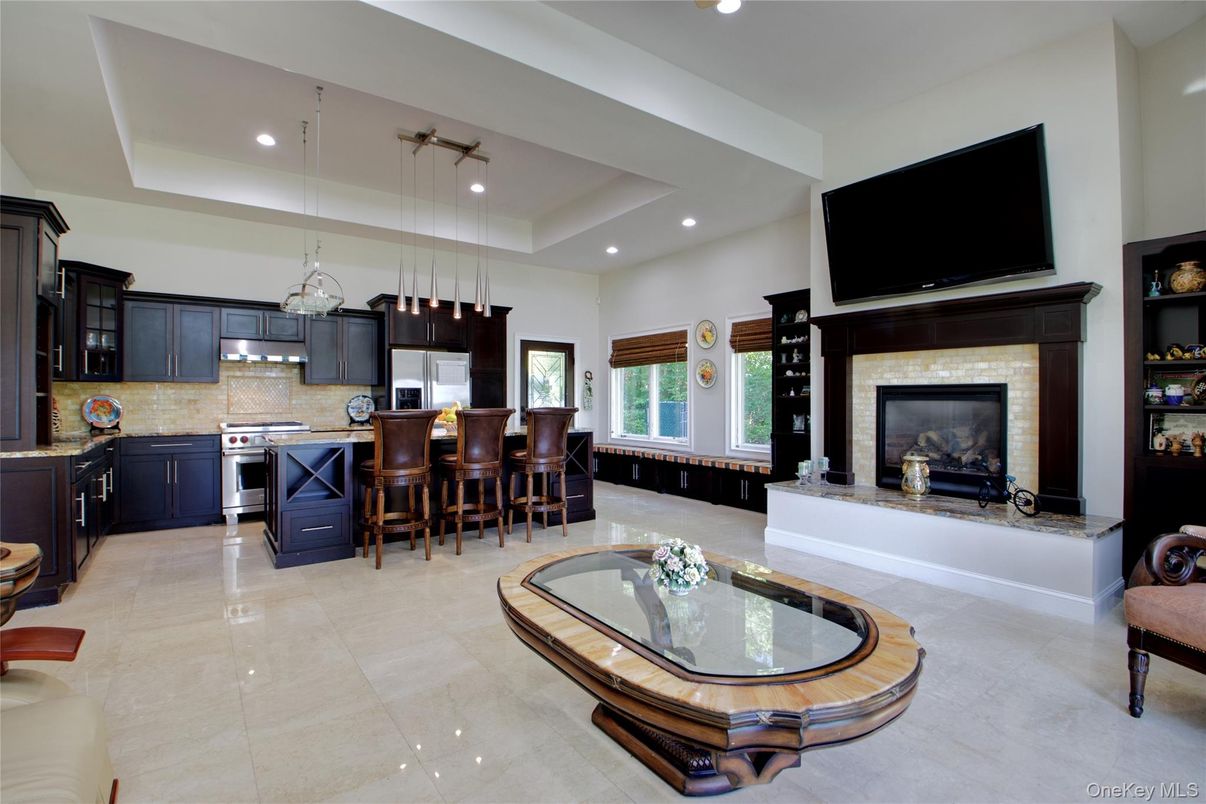 Fireplace, Interior, Kitchen, Pendant Lights, Recessed Lighting