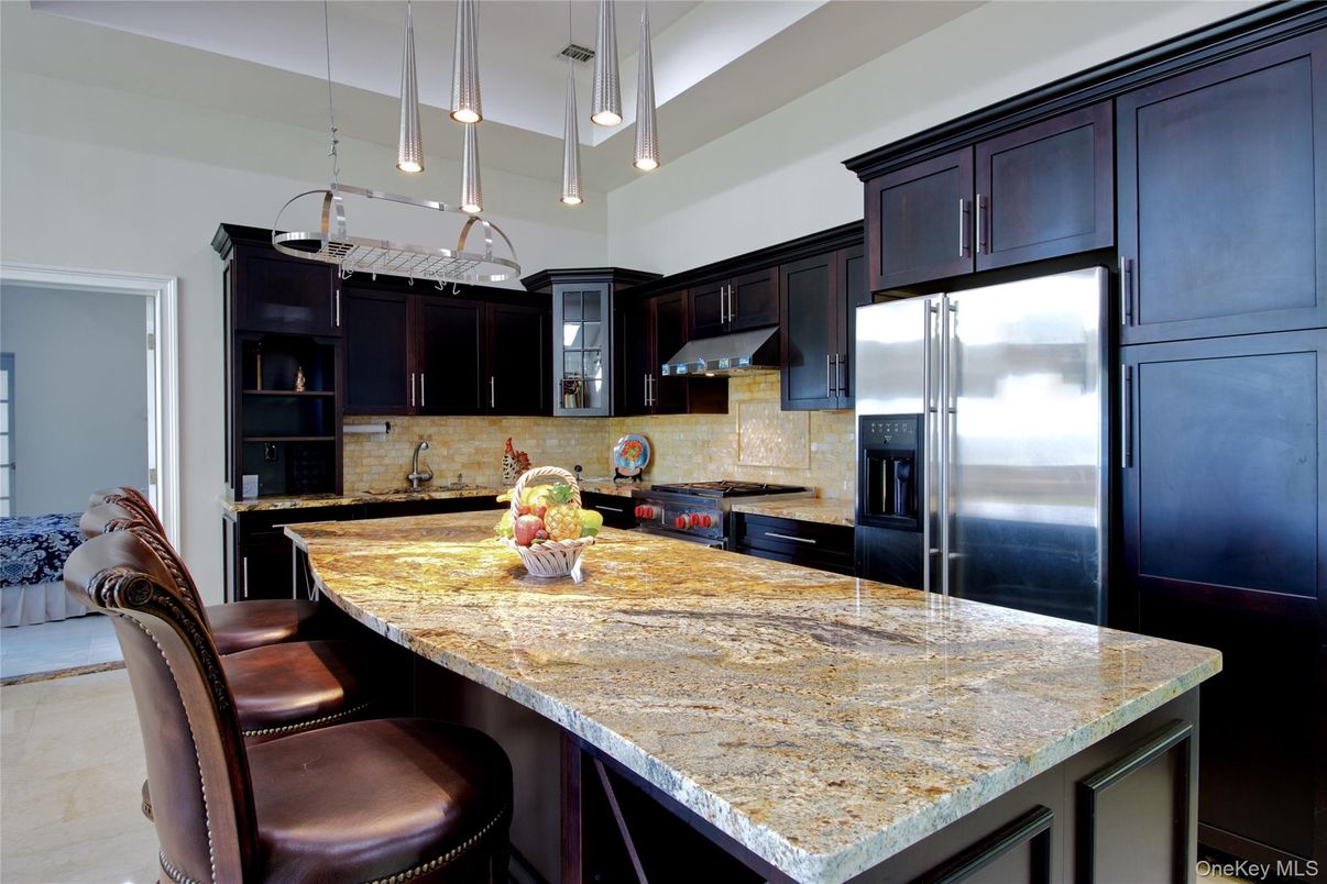 Interior, Kitchen, Pendant Lights, Stainless Steel Appliances