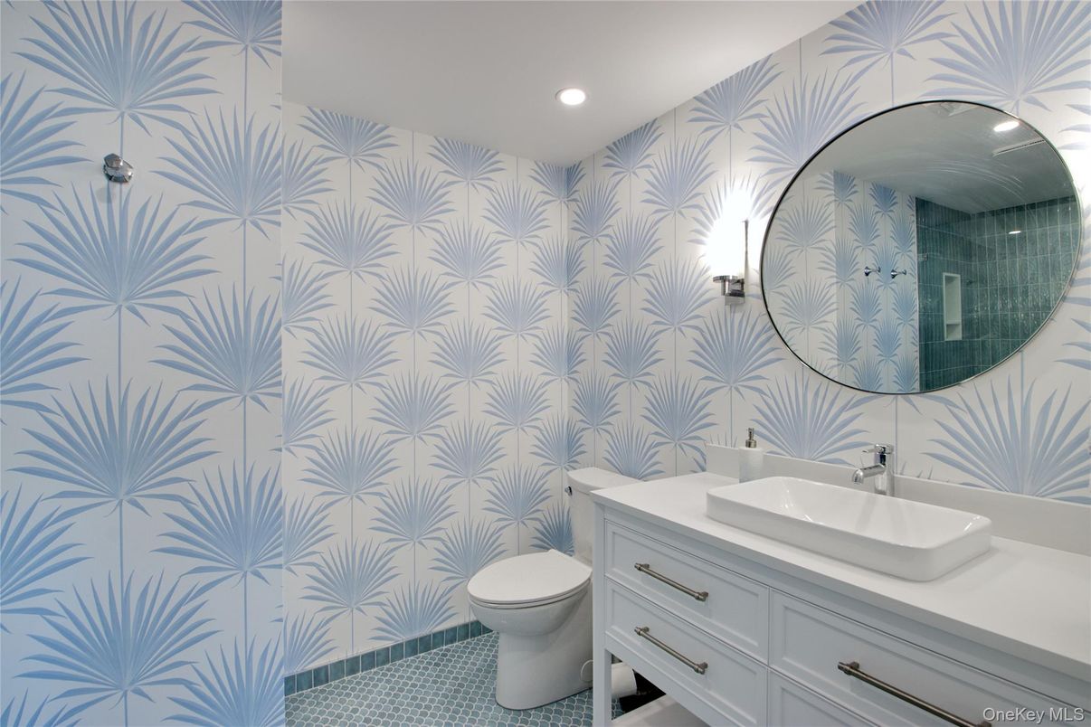 Bathroom, Interior, Recessed Lighting