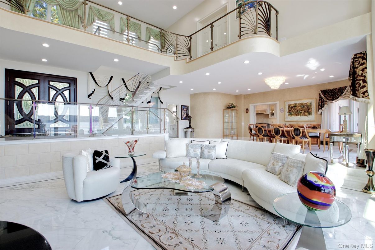 Chandelier, Dining room, Interior, Living room, Marble, Recessed Lighting