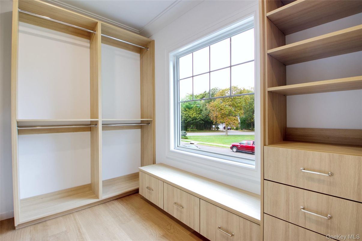 Interior, Walk-in Closets, Wood Texture Flooring