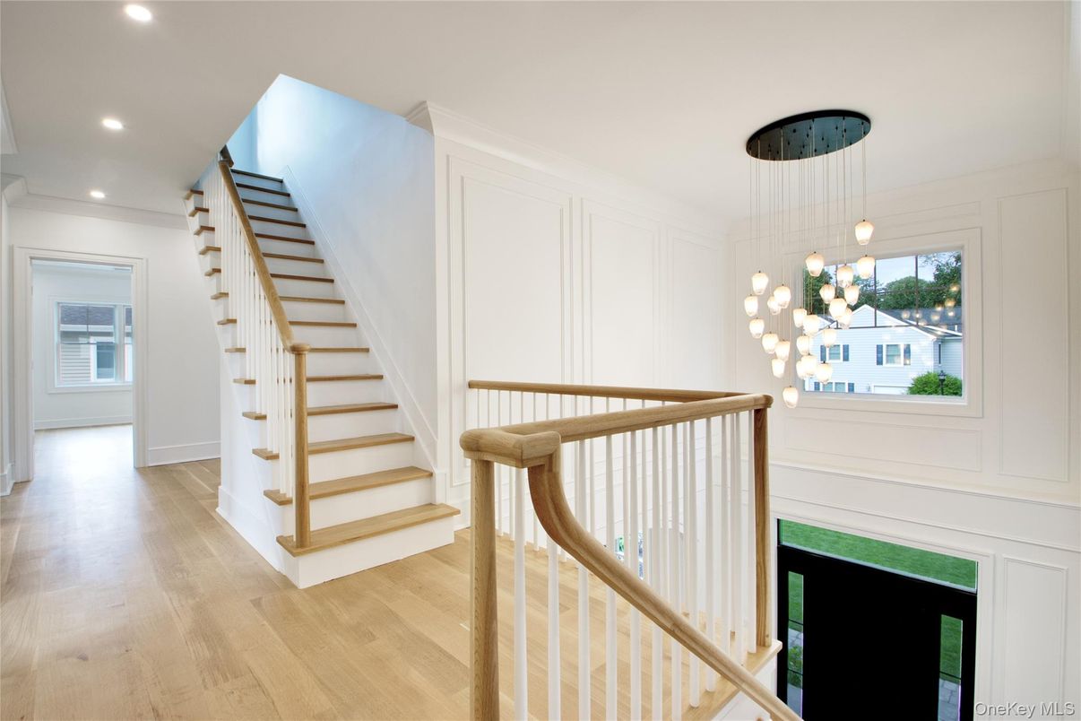 Interior, Pendant Lights, Recessed Lighting, Wood Texture Flooring
