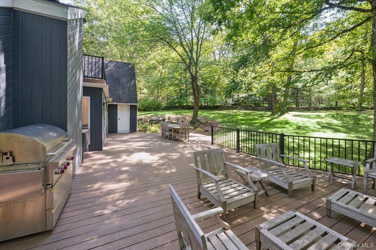 Backyard, Exterior, Outdoor Kitchen