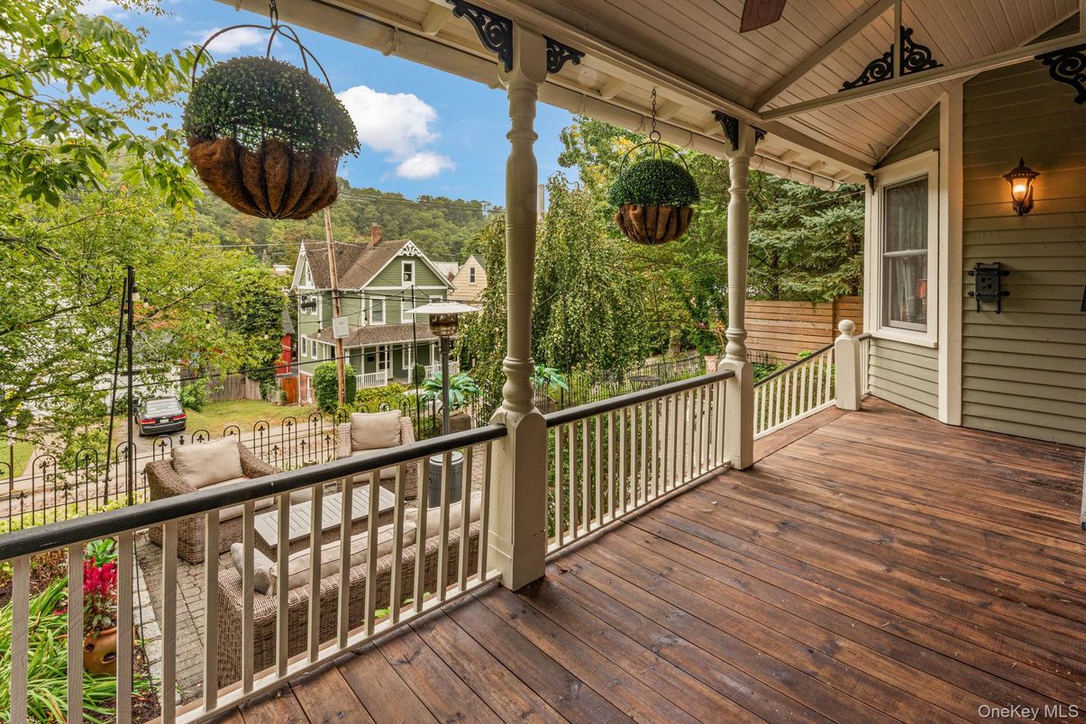 Exterior, Wood Texture Flooring