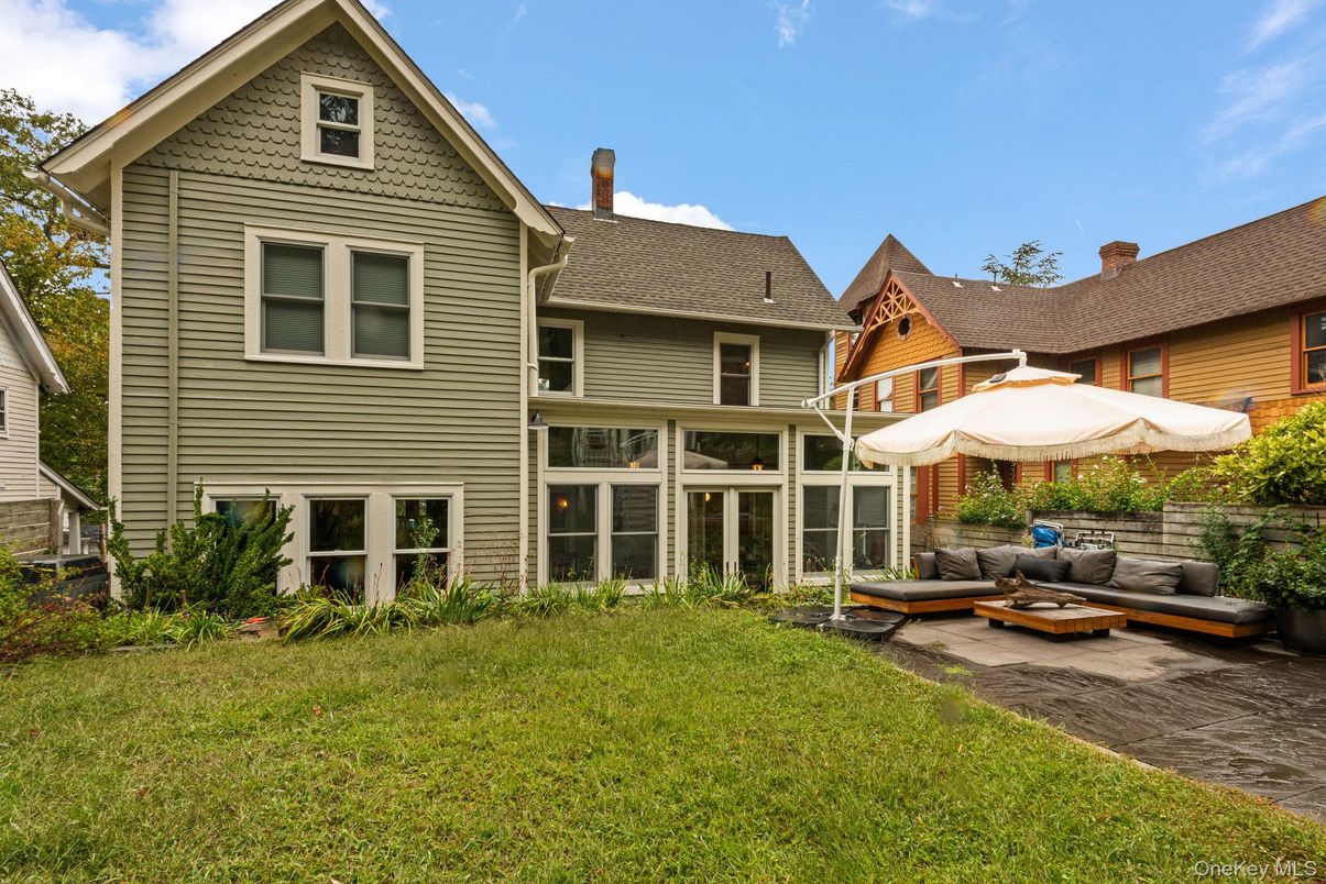 Backyard, Exterior, Facade, Queen Anne Victorian