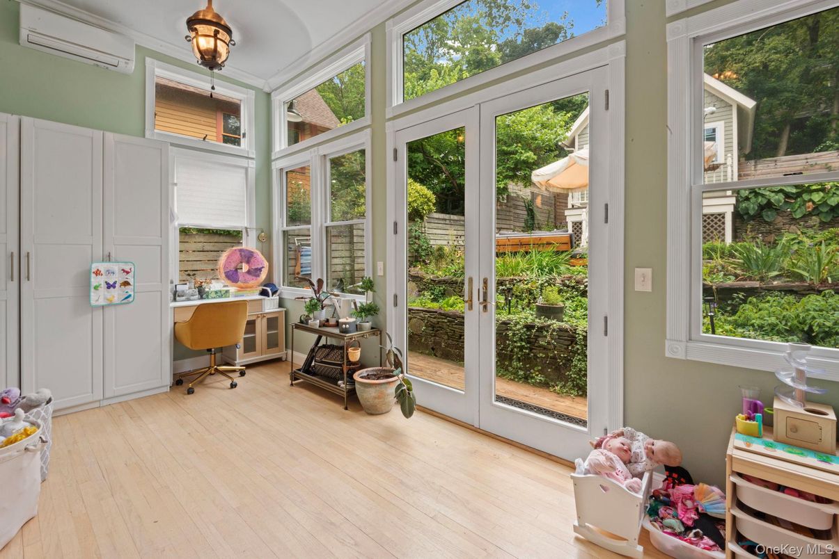 Home Office, Interior, Sun Room, Wood Texture Flooring