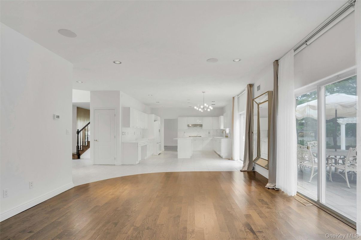 Chandelier, Dining room, Interior, Kitchen, Pendant Lights, Recessed Lighting, Wood Texture Flooring