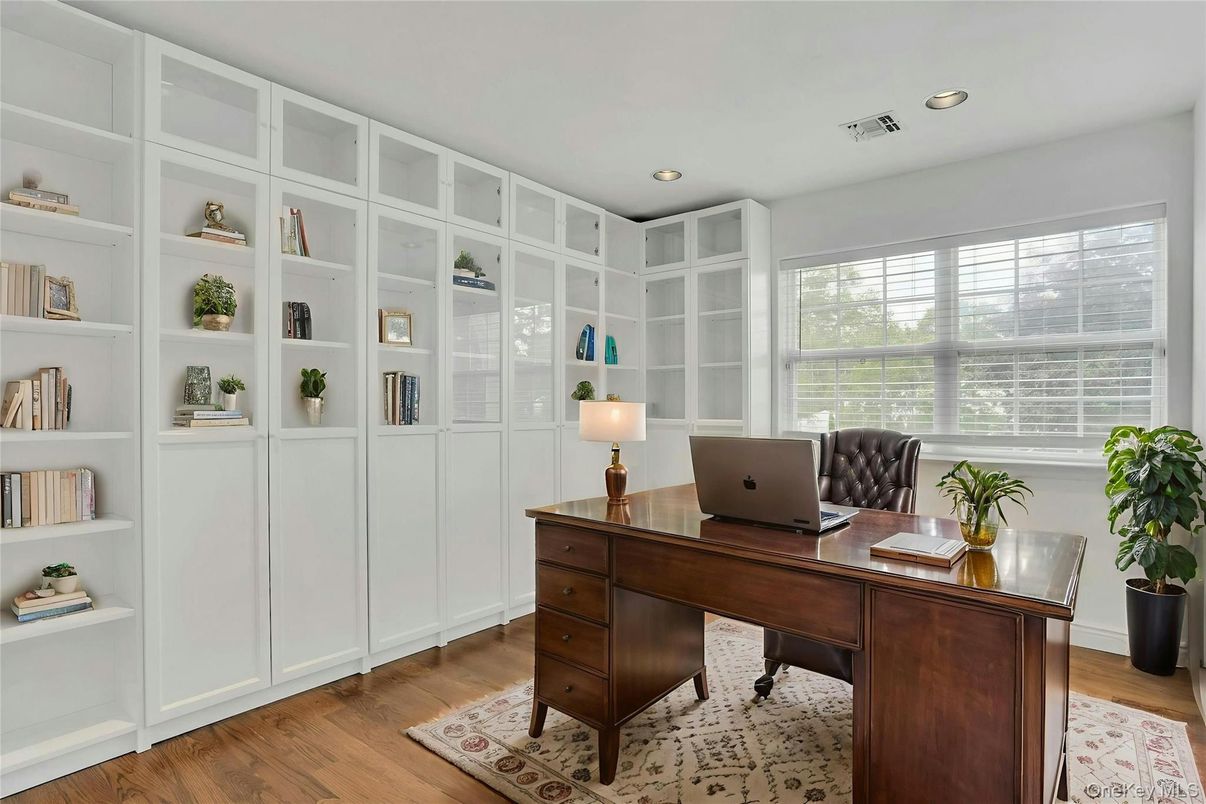 Home Office, Interior, Recessed Lighting, Wood Texture Flooring