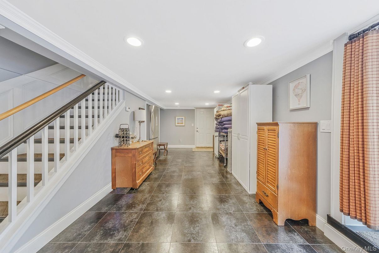Fireplace, Interior, Recessed Lighting
