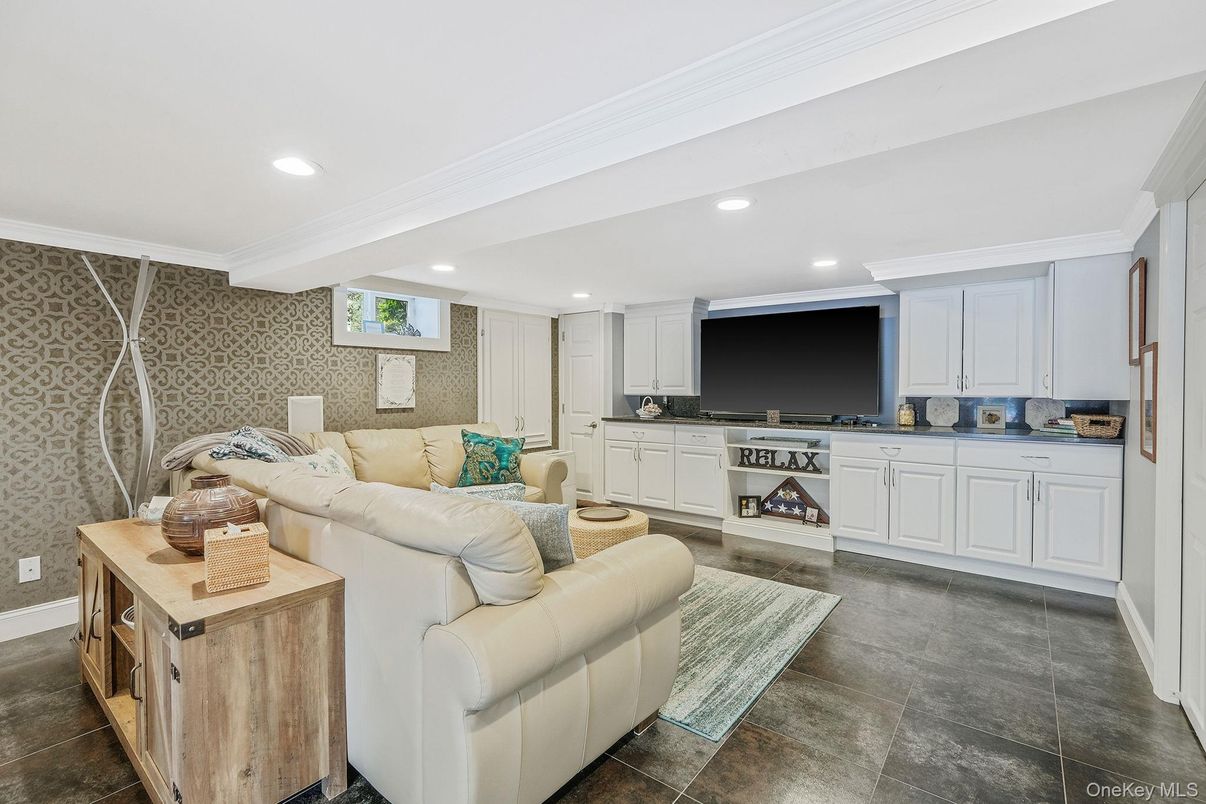 Interior, Living room, Recessed Lighting