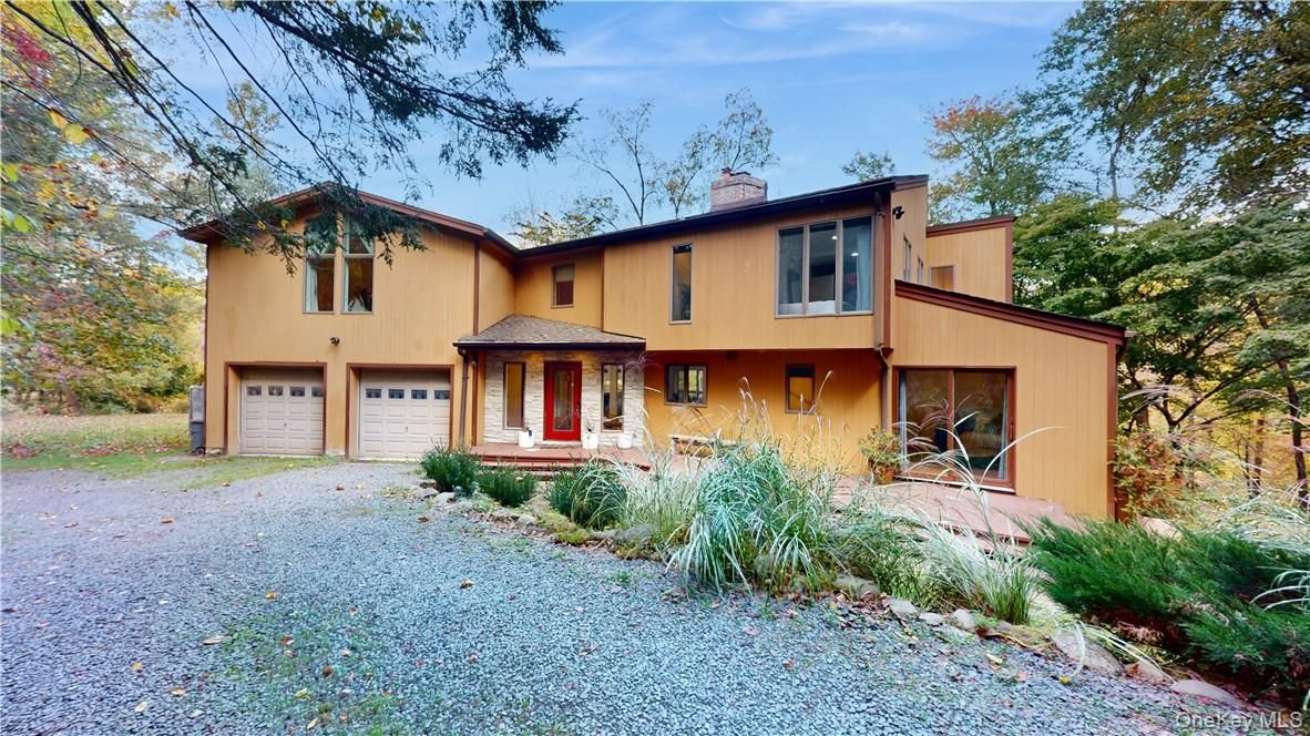 Attached, Backyard, Exterior, Facade, Split Level