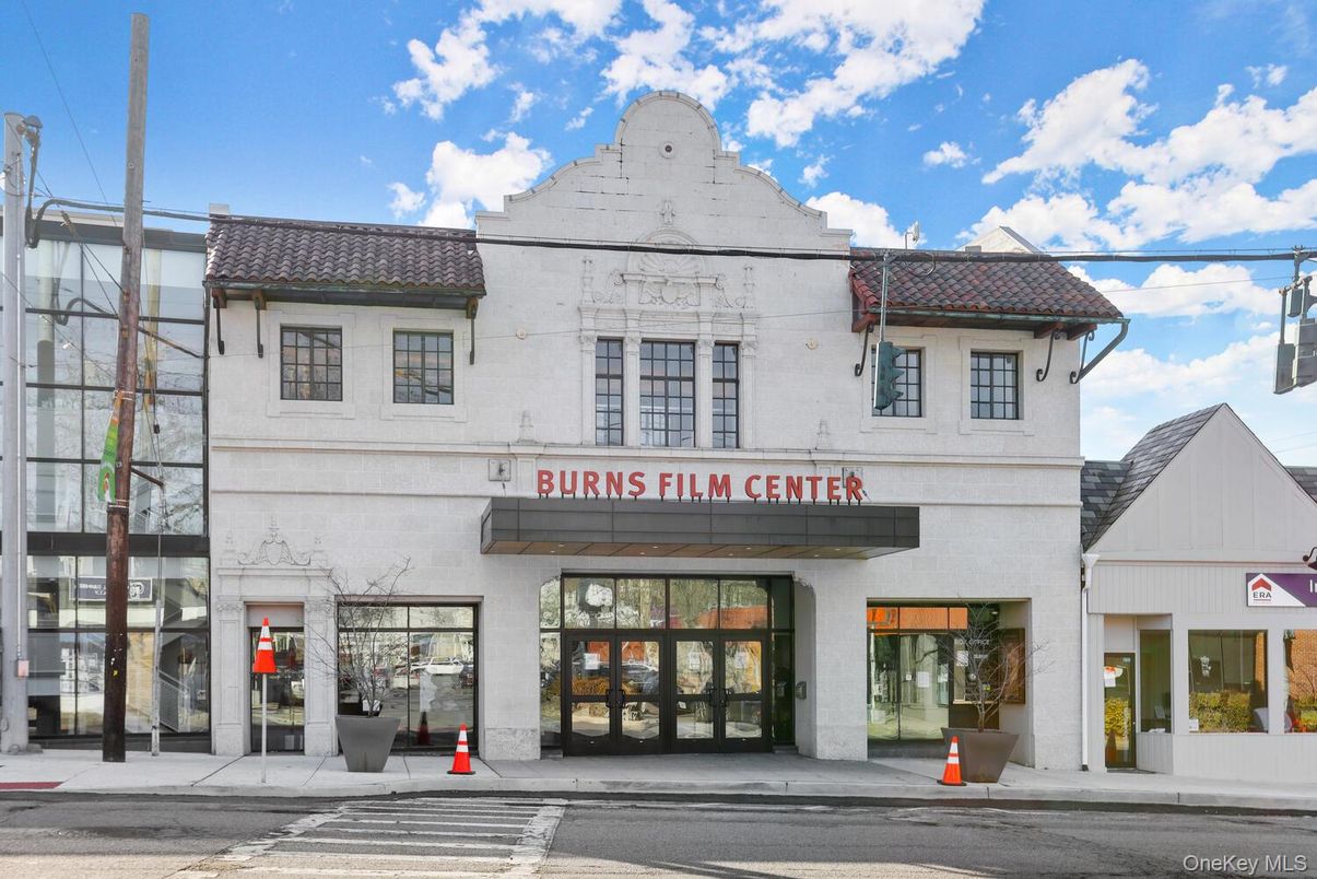 Exterior, Facade, Mediterranean