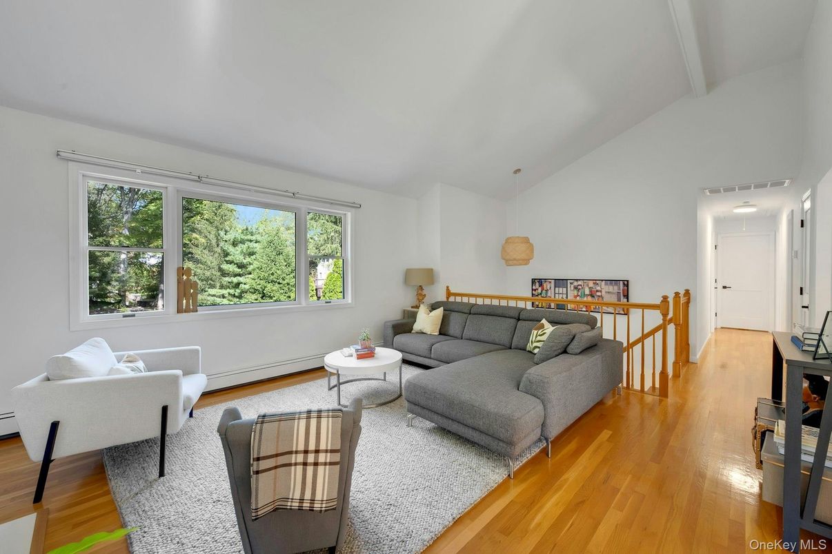 Interior, Living room, Pendant Lights, Wood Texture Flooring