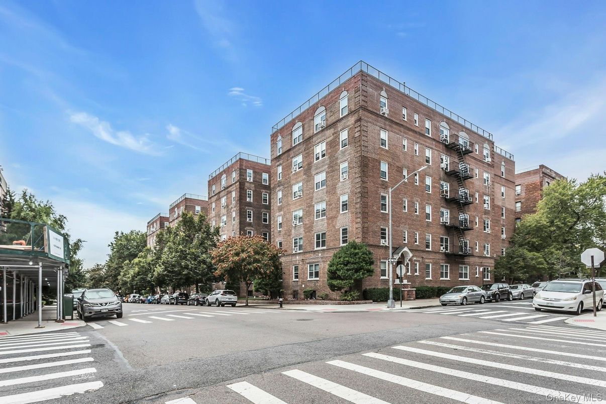 Exterior, Facade, Condo Building