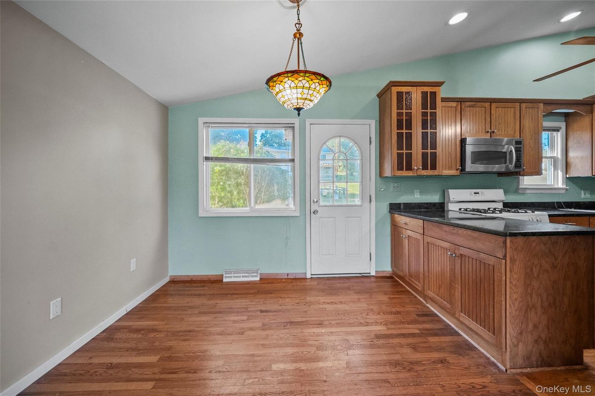 Interior, Kitchen, Pendant Lights, Recessed Lighting, Wood Texture Flooring