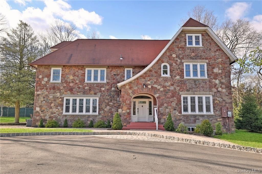 Exterior, Facade, Brick Traditional