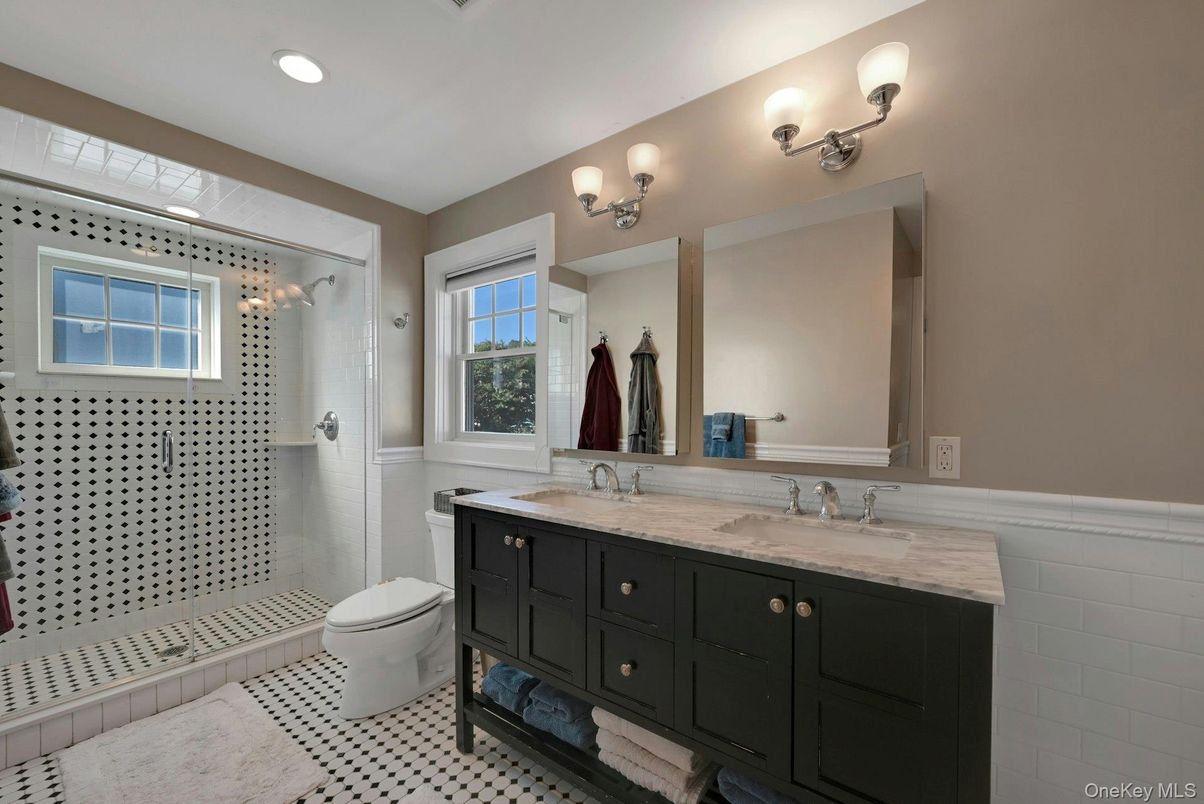 Bathroom, Interior, Recessed Lighting