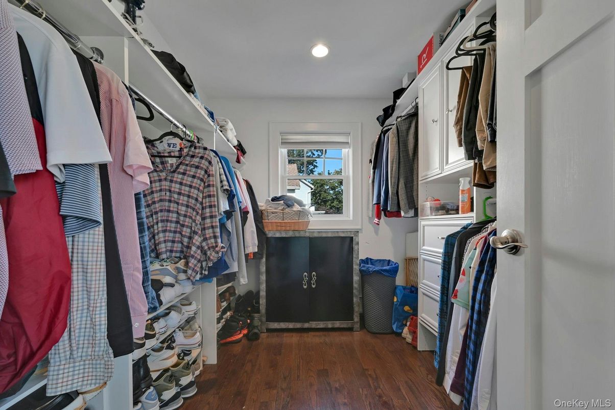Interior, Recessed Lighting, Walk-in Closets, Wood Texture Flooring