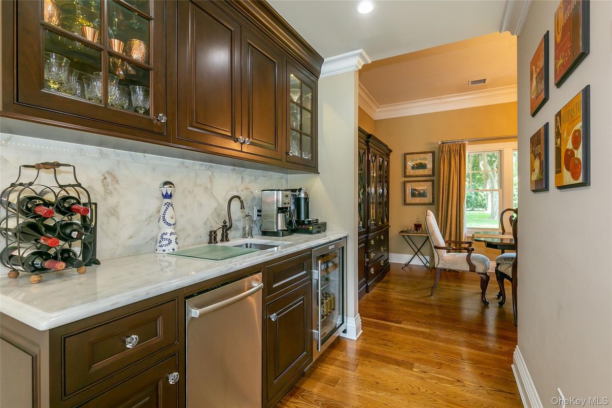Dining room, Interior, Kitchen, Marble Walls, Recessed Lighting, Wood Texture Flooring