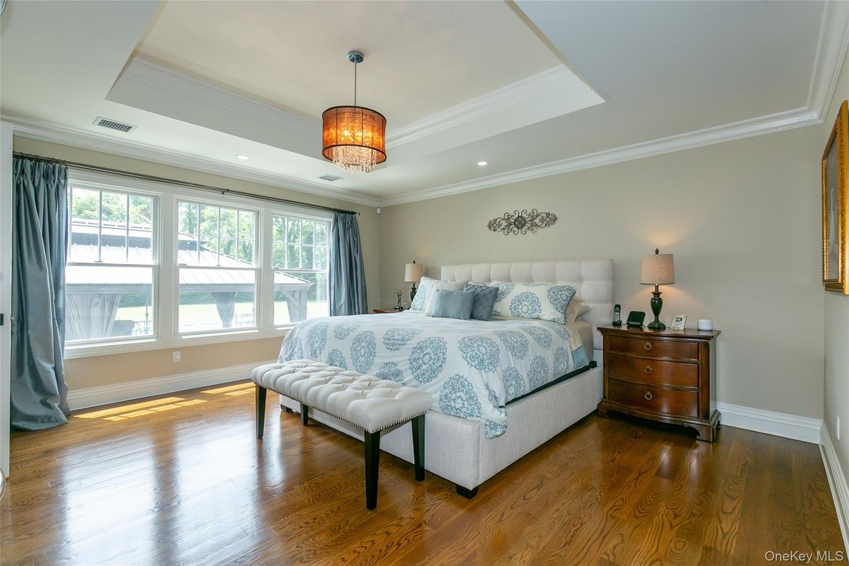 Bedroom, Interior, Pendant Lights, Recessed Lighting, Wood Texture Flooring