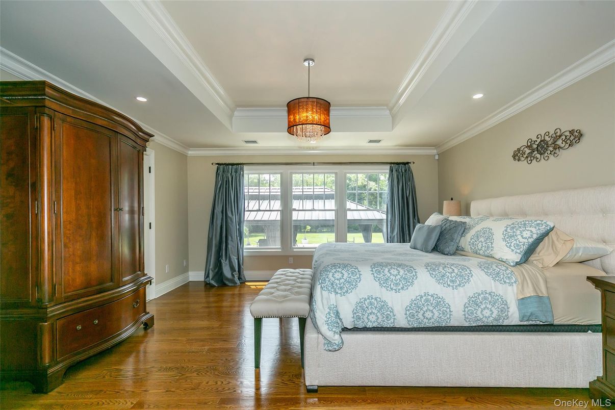 Bedroom, Interior, Pendant Lights, Recessed Lighting, Wood Texture Flooring