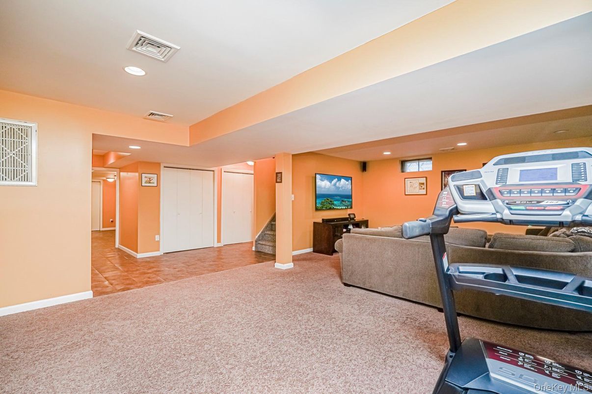 Fitness Equipment, Interior, Recessed Lighting