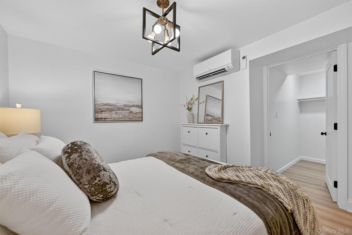 Bedroom, Interior, Pendant Lights, Wood Texture Flooring