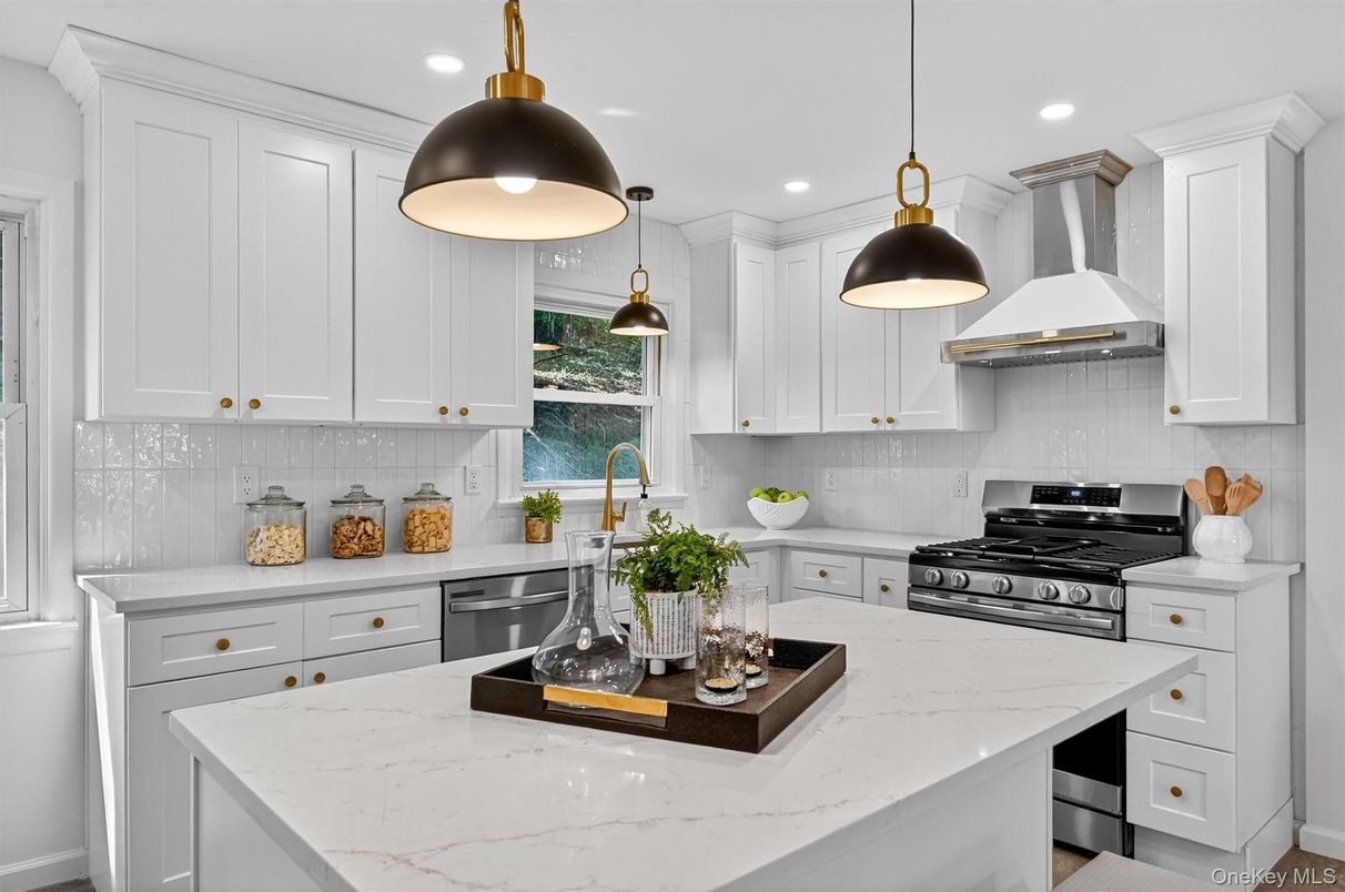 Interior, Kitchen, Pendant Lights, Recessed Lighting, Stainless Steel Appliances