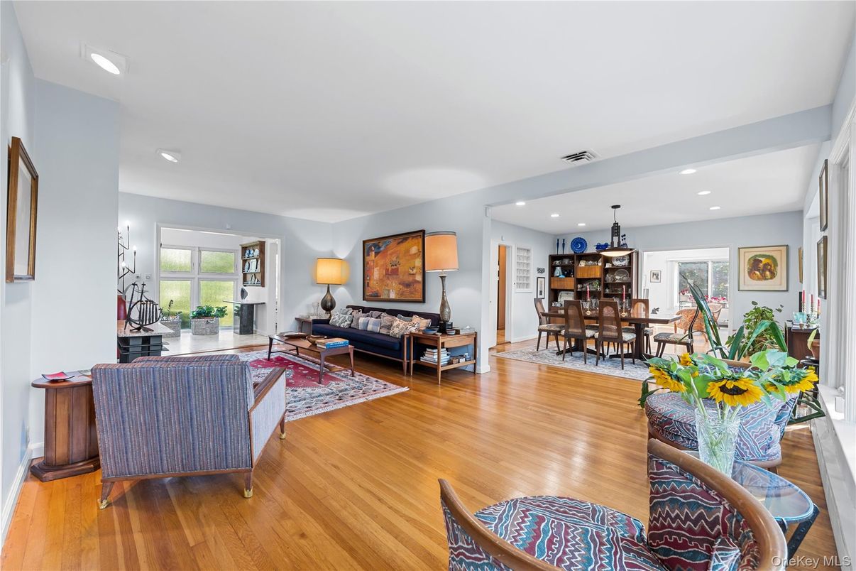 Dining room, Interior, Living room, Pendant Lights, Recessed Lighting, Wood Texture Flooring