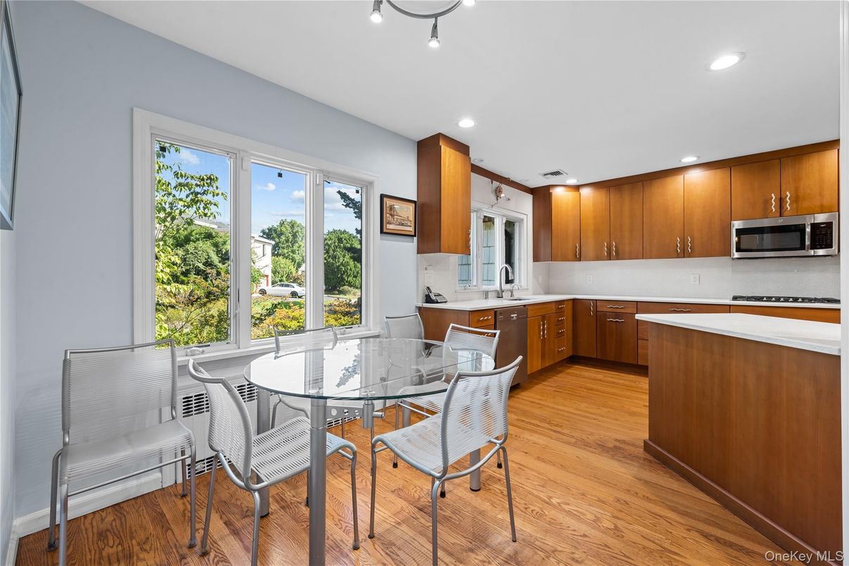 Dining room, Interior, Kitchen, Recessed Lighting, Wood Texture Flooring