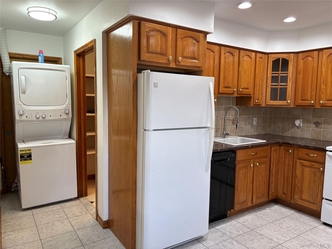 Interior, Kitchen, Recessed Lighting, Utility Closets, Washer