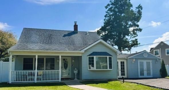 Exterior, Facade, Cape Cod