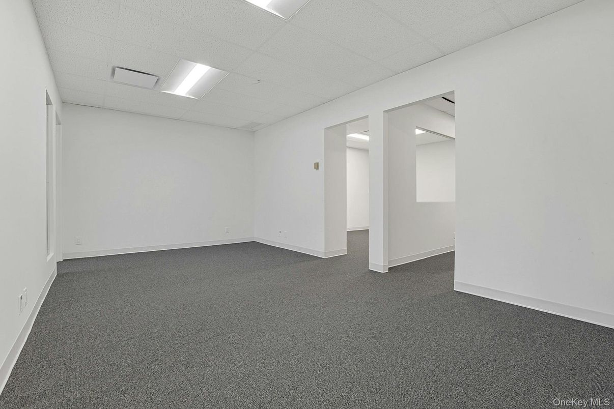 Empty room, Interior, Recessed Lighting