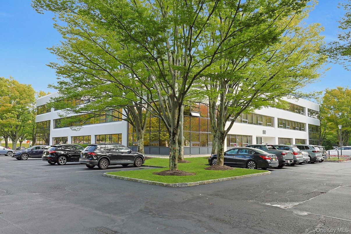 Exterior, Facade, Condo Building