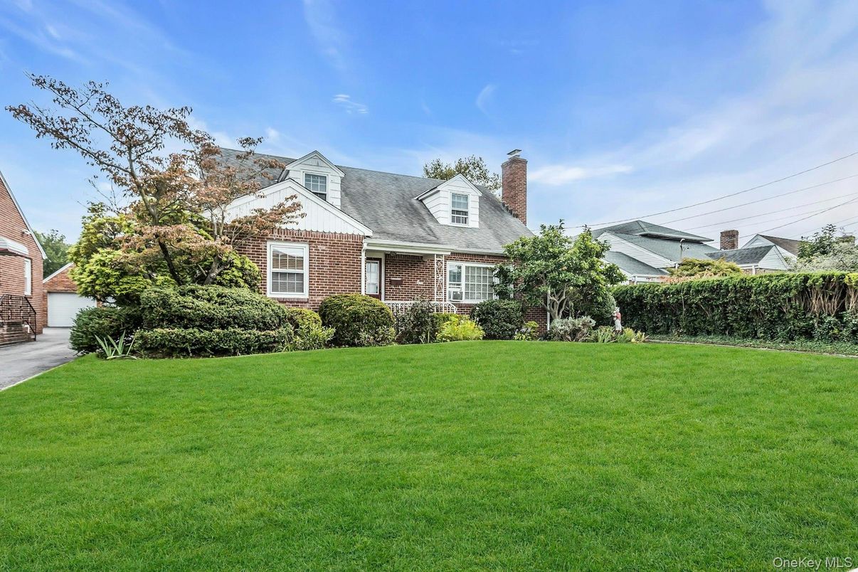 Backyard, Exterior, Facade, Brick Facade, Cape Cod