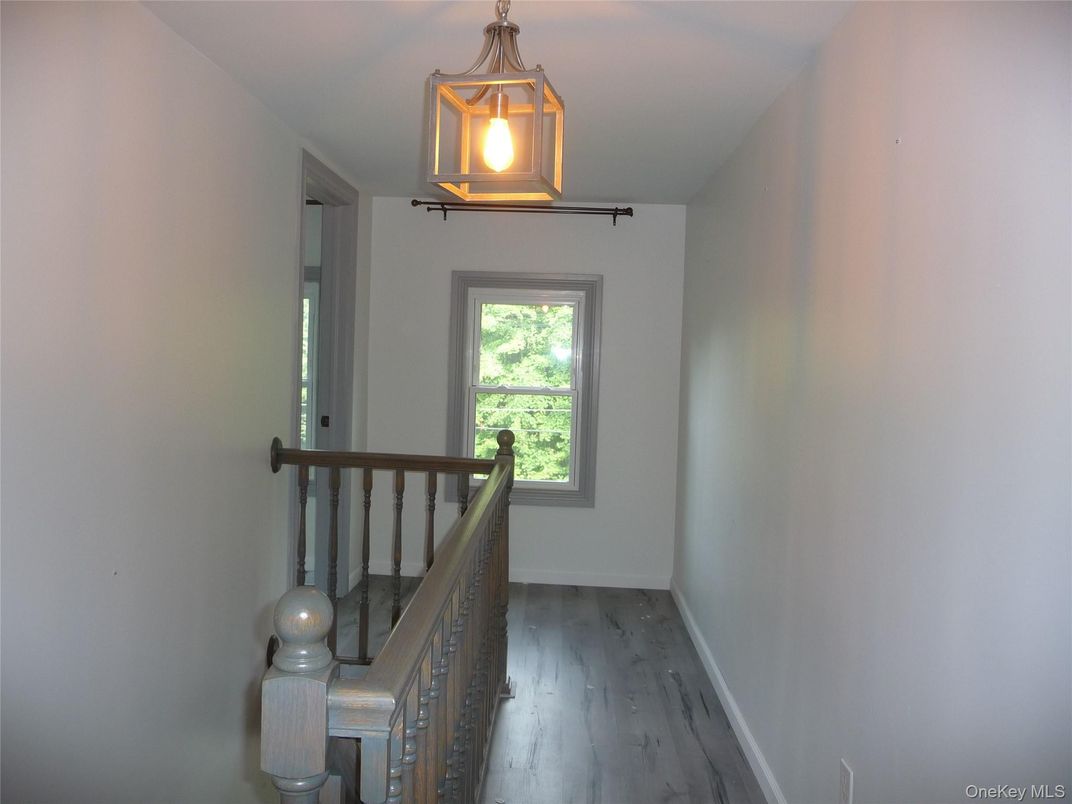 Interior, Pendant Lights, Wood Texture Flooring