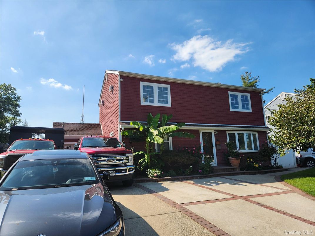 Exterior, Facade, Brick Facade, Cape Cod