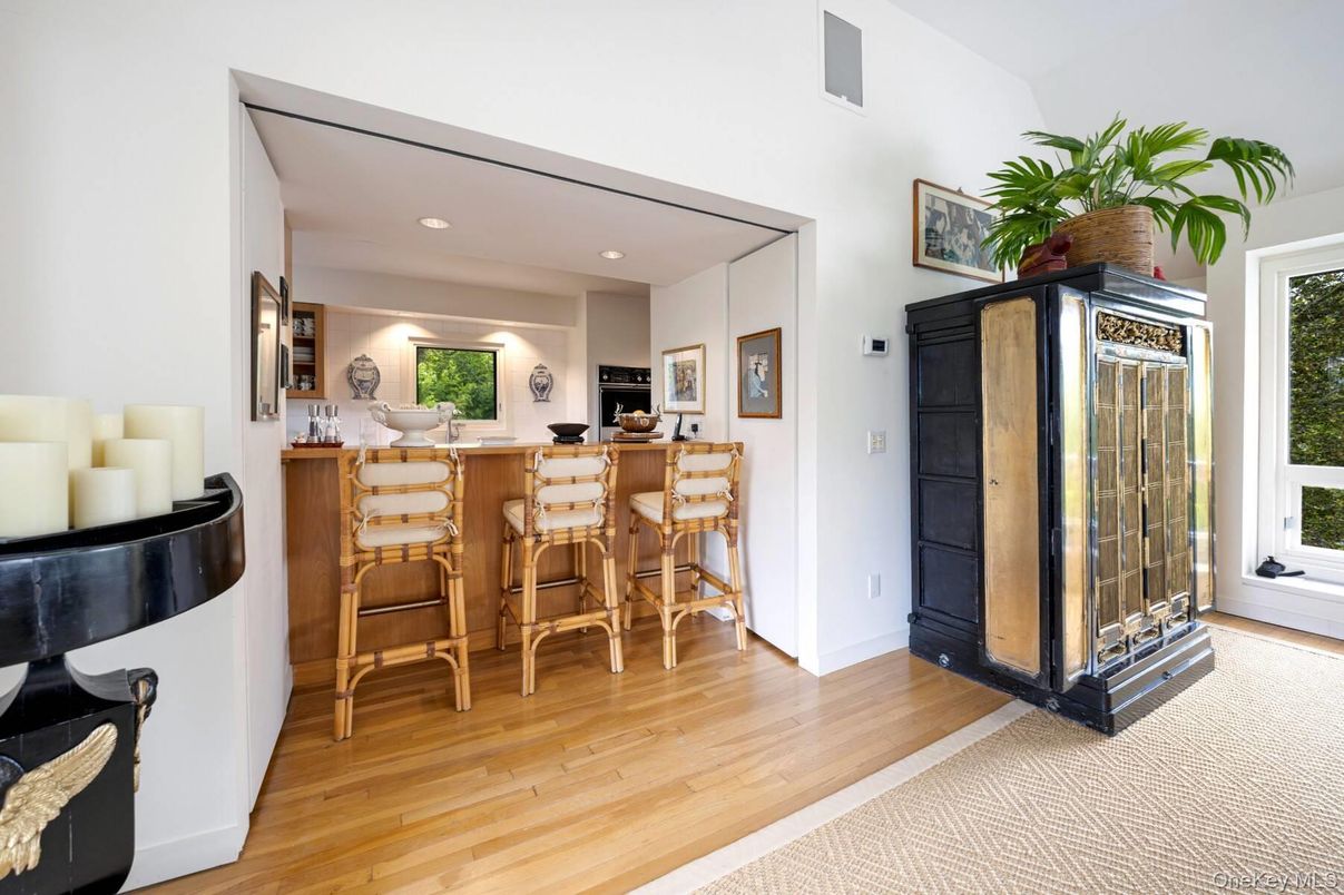 Interior, Piano, Recessed Lighting, Wood Texture Flooring