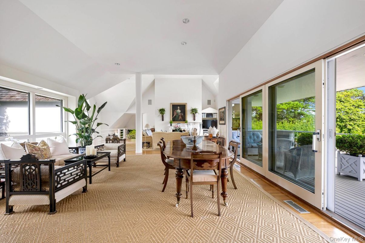 Dining room, Interior, Living room, Recessed Lighting, Wood Texture Flooring