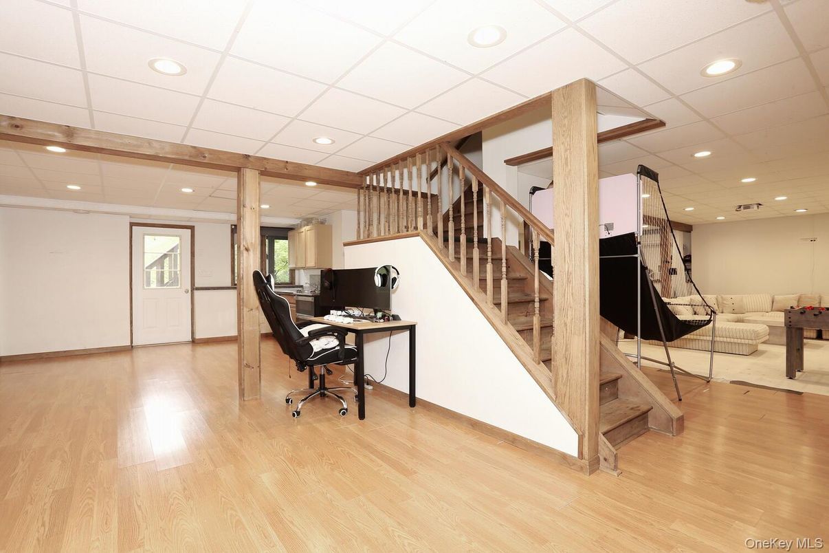 Home Office, Interior, Recessed Lighting, Wooden Beams, Wood Texture Flooring