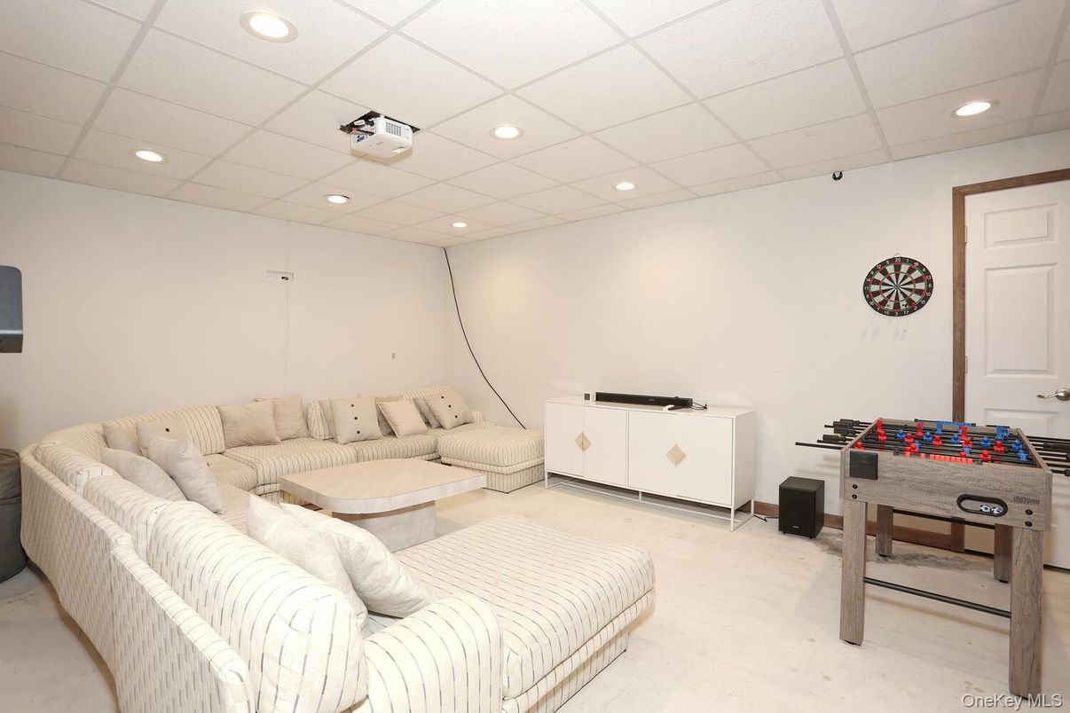 Game Room, Interior, Living room, Recessed Lighting
