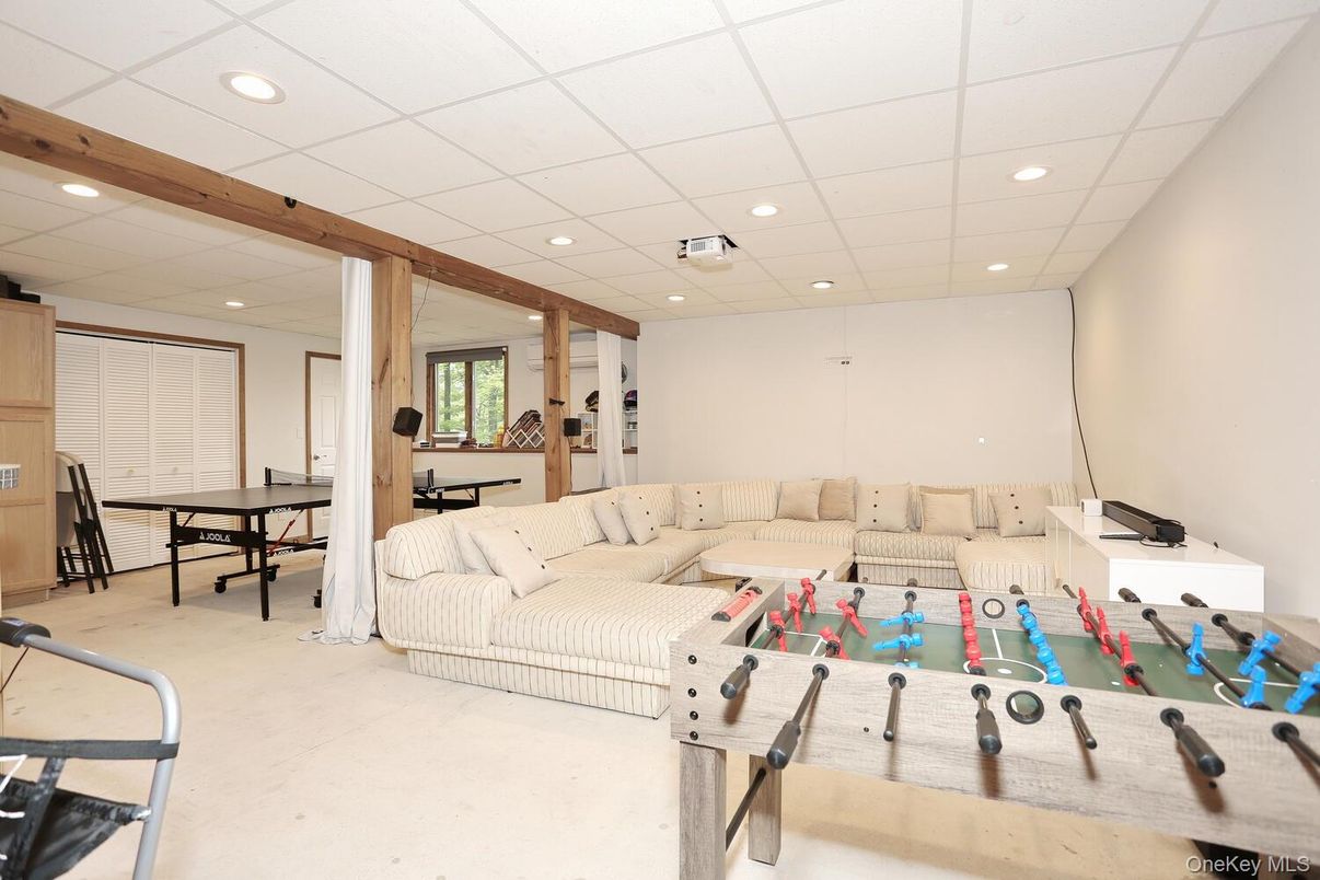 Game Room, Interior, Living room, Recessed Lighting