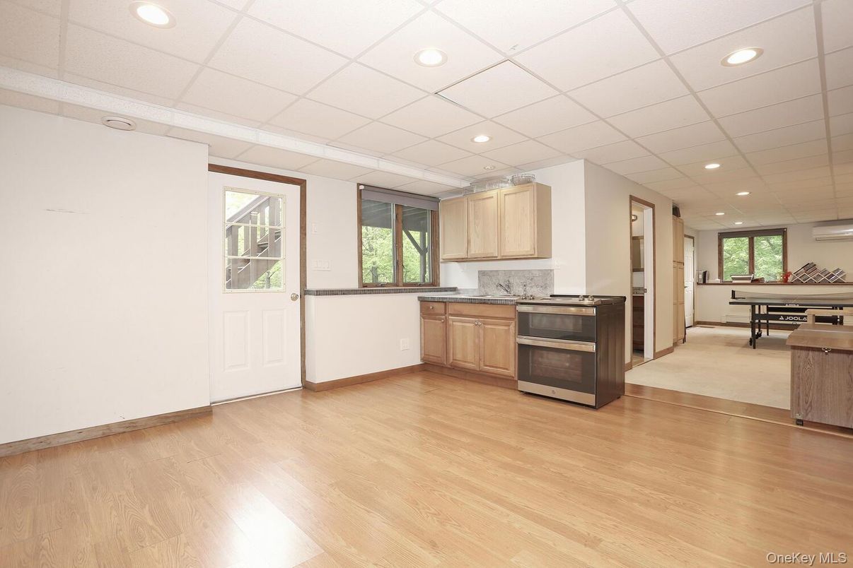 Interior, Kitchen, Recessed Lighting, Wood Texture Flooring