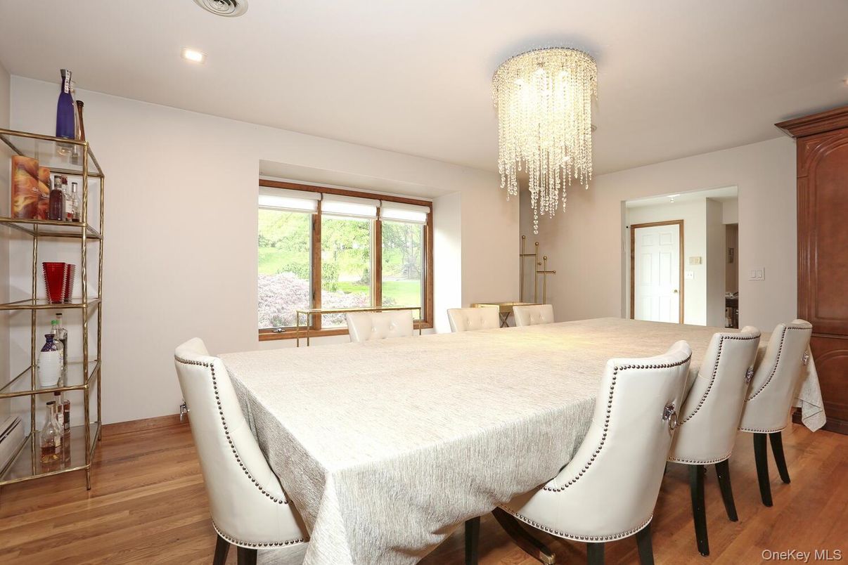 Chandelier, Dining room, Interior, Recessed Lighting, Wood Texture Flooring