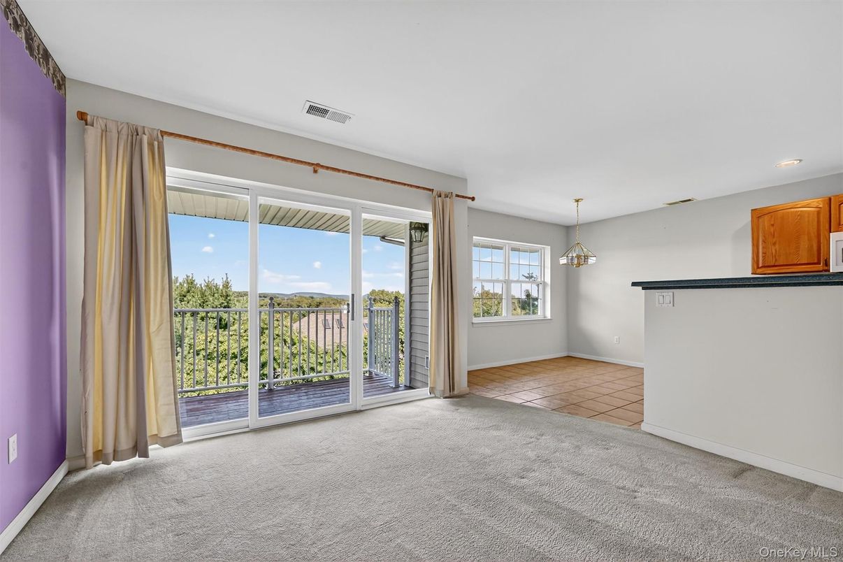 Chandelier, Empty room, Interior, Pendant Lights, Recessed Lighting